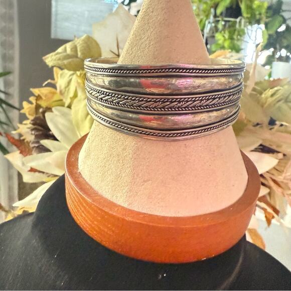 JJ Textured 925 Sterling Silver Cuff Bracelet - Picture 6 of 14